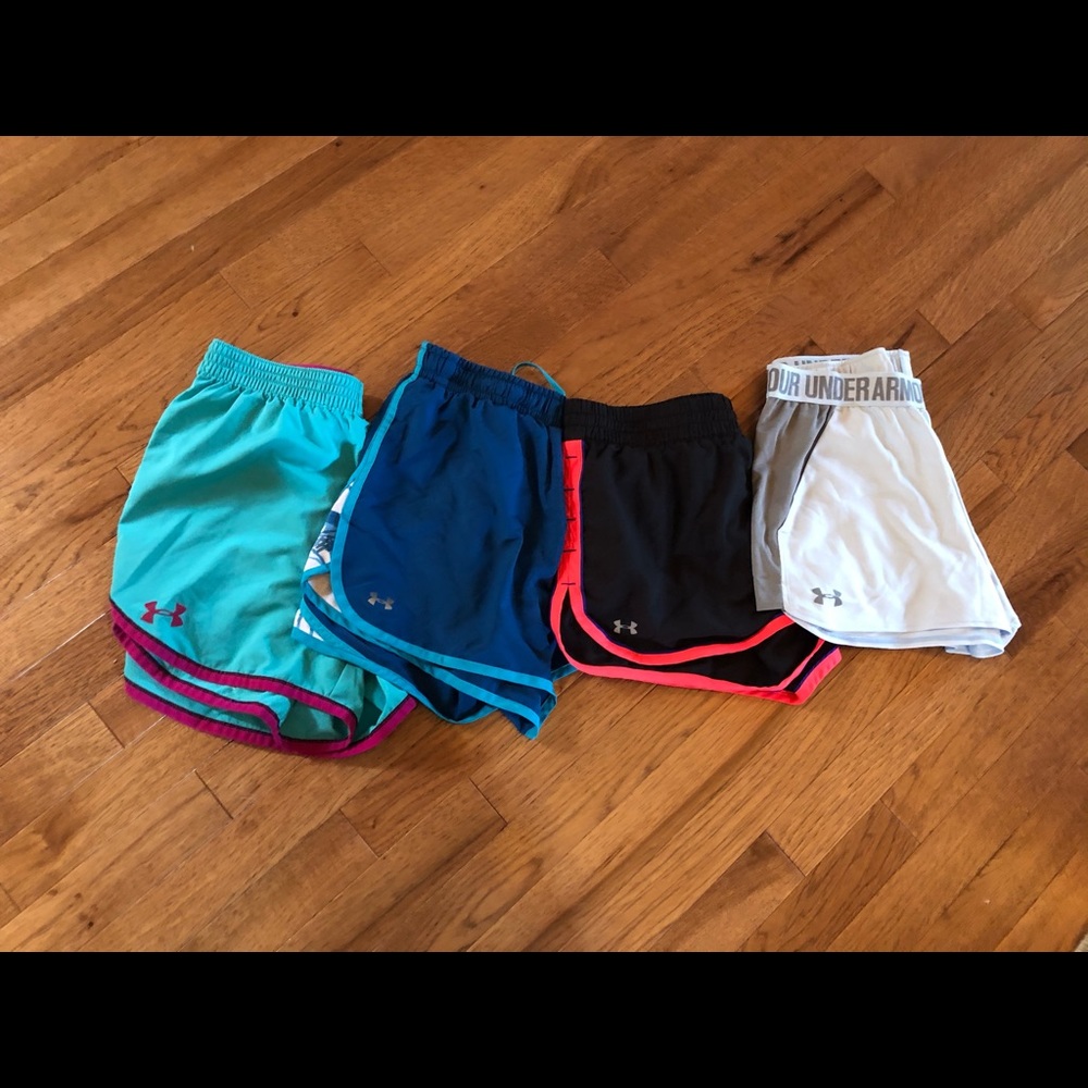 Bundle Women’s Under Armour shorts! 🩳